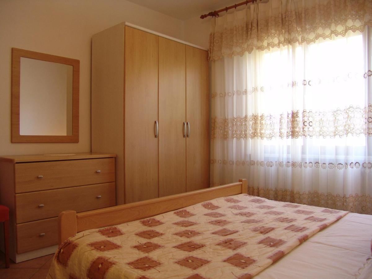 Apartments Bozica Krk Town Exterior foto
