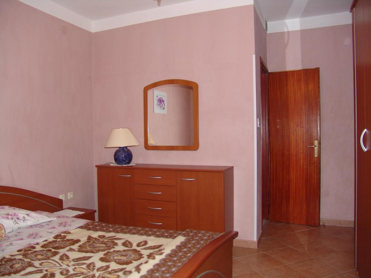 Apartments Bozica Krk Town Exterior foto