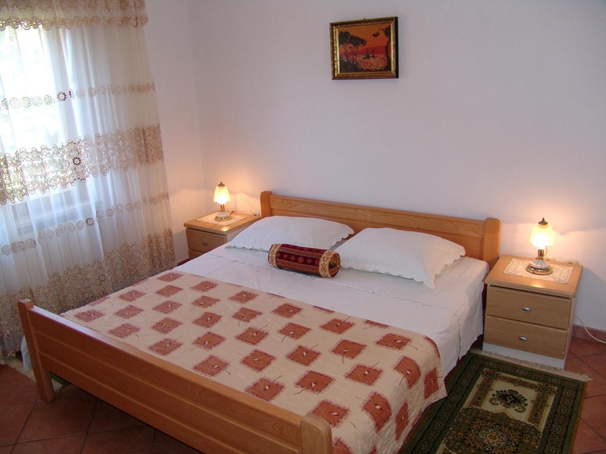 Apartments Bozica Krk Town Exterior foto