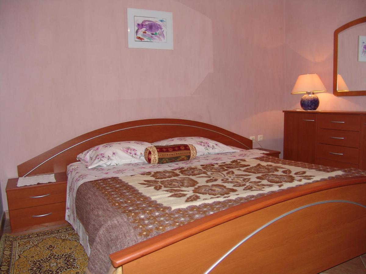 Apartments Bozica Krk Town Exterior foto